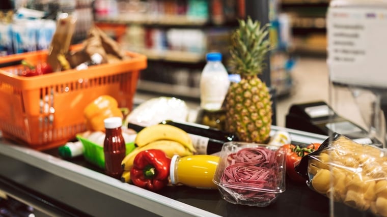 Conveyer belt grocery store checkout